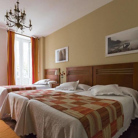 Hostal La Carballinesa Santiago de Compostela Bagian luar foto