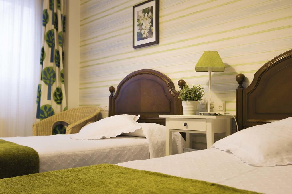 Hostal La Carballinesa Santiago de Compostela Bagian luar foto
