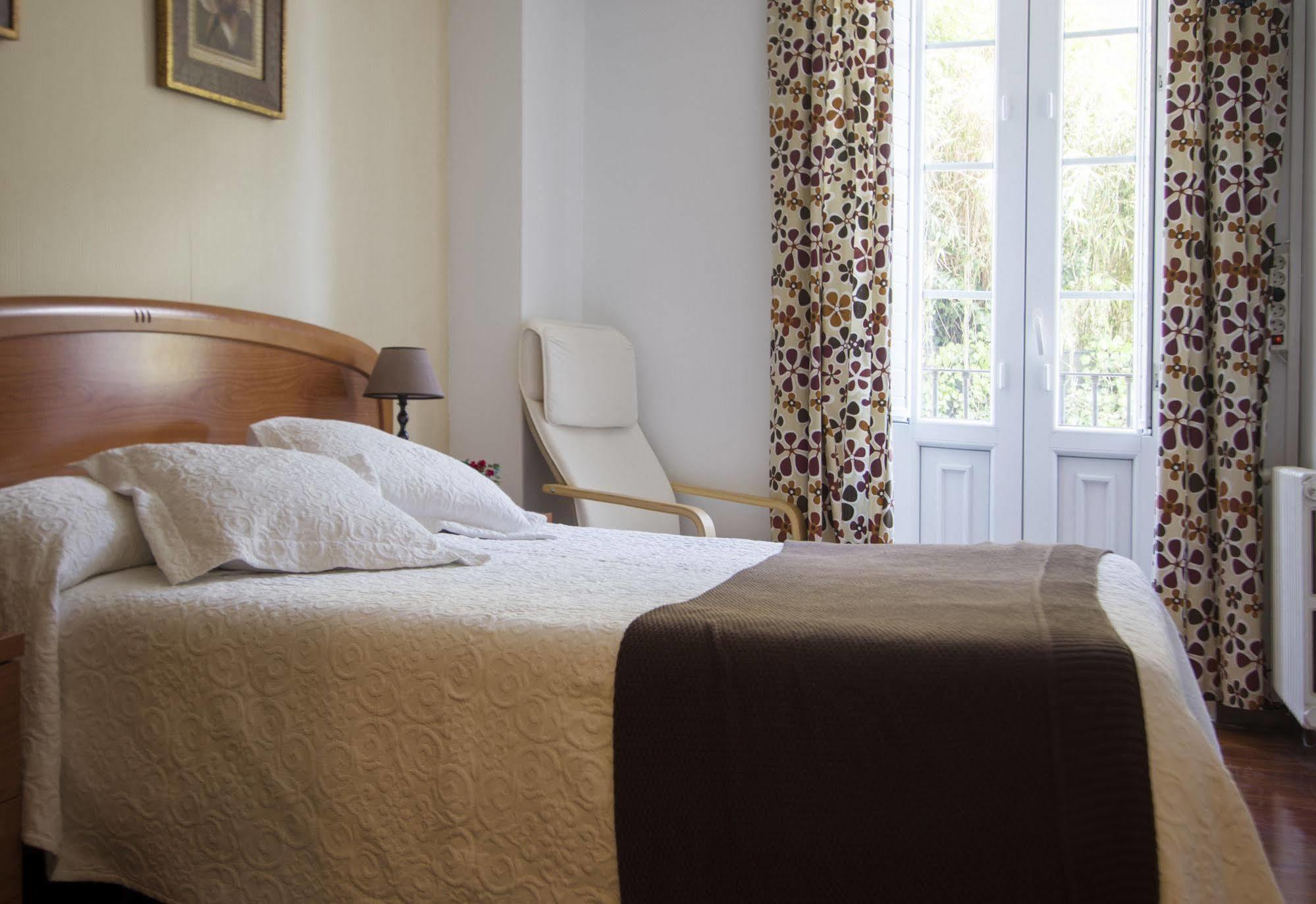 Hostal La Carballinesa Santiago de Compostela Bagian luar foto