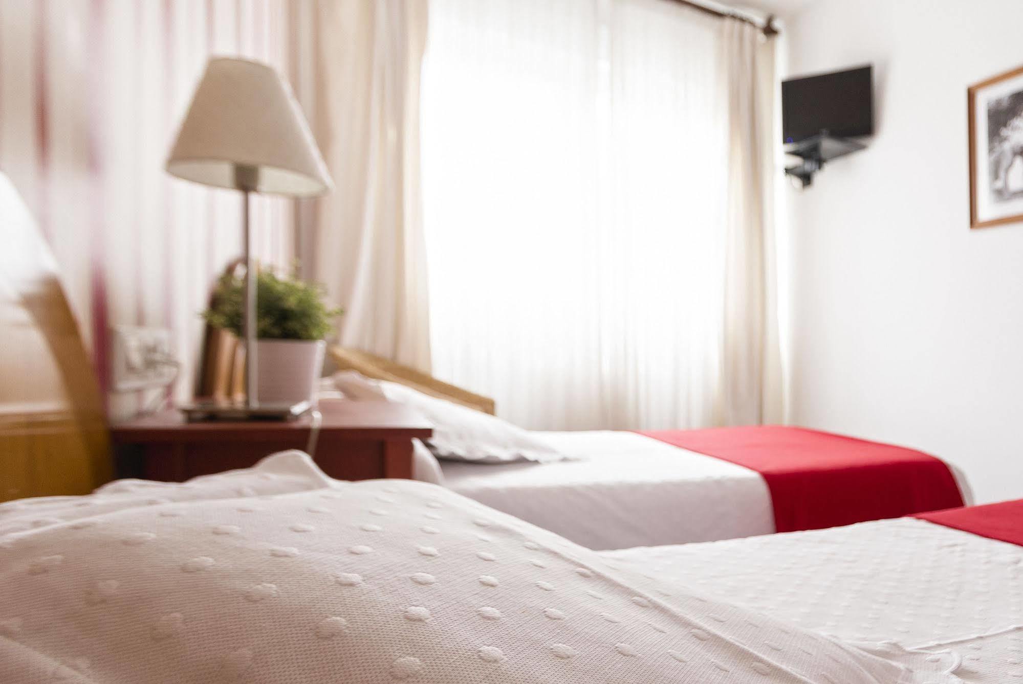 Hostal La Carballinesa Santiago de Compostela Bagian luar foto