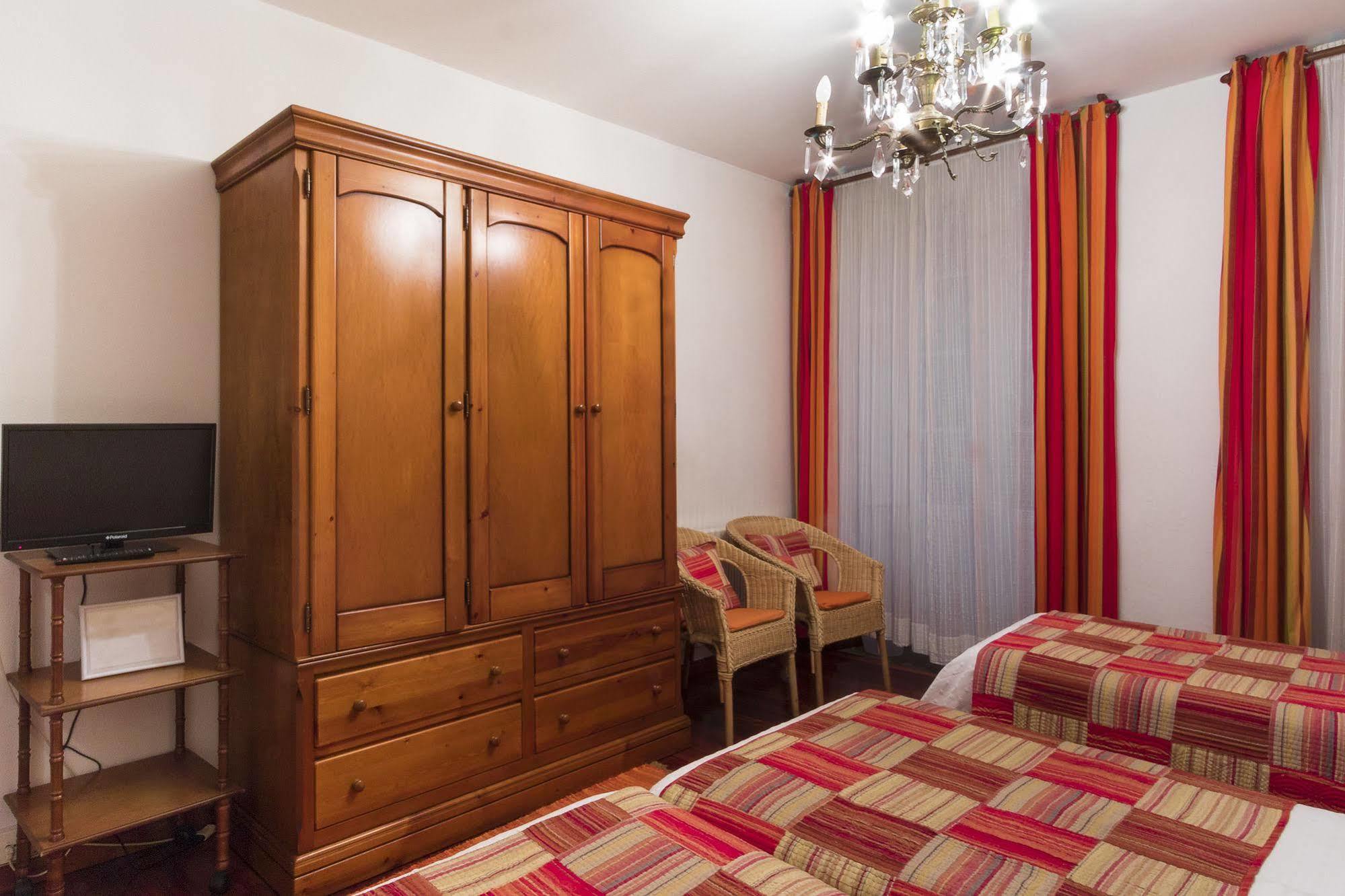 Hostal La Carballinesa Santiago de Compostela Bagian luar foto