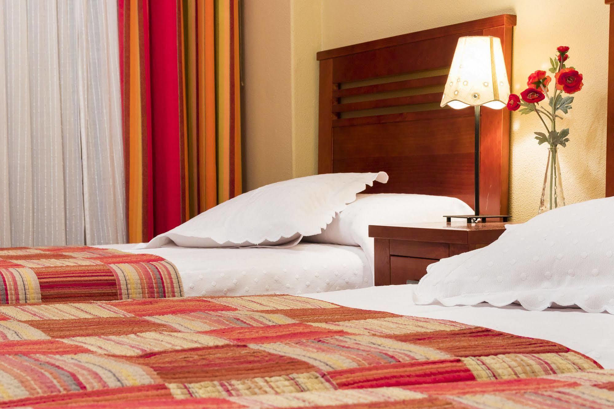 Hostal La Carballinesa Santiago de Compostela Bagian luar foto