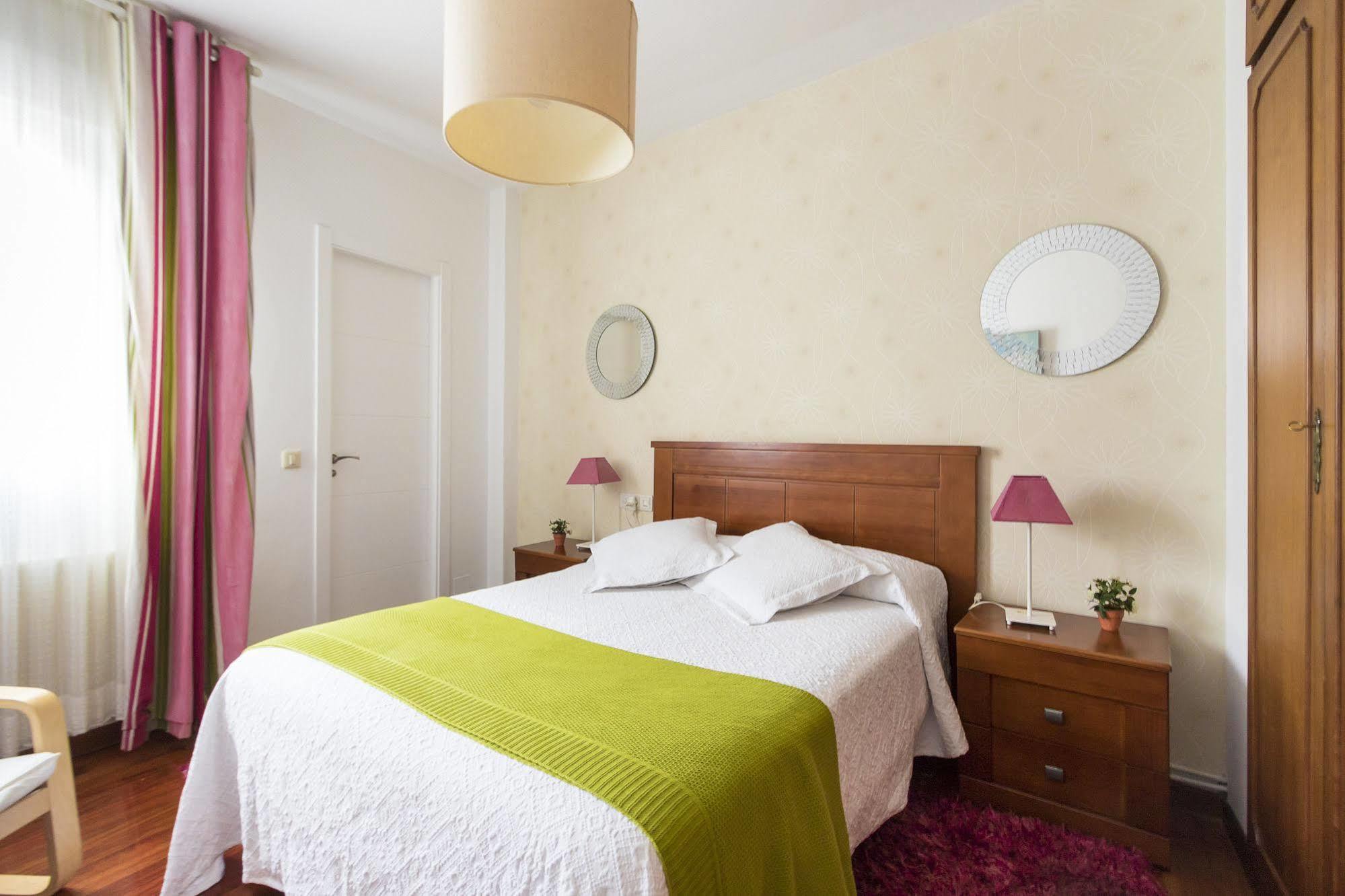 Hostal La Carballinesa Santiago de Compostela Bagian luar foto